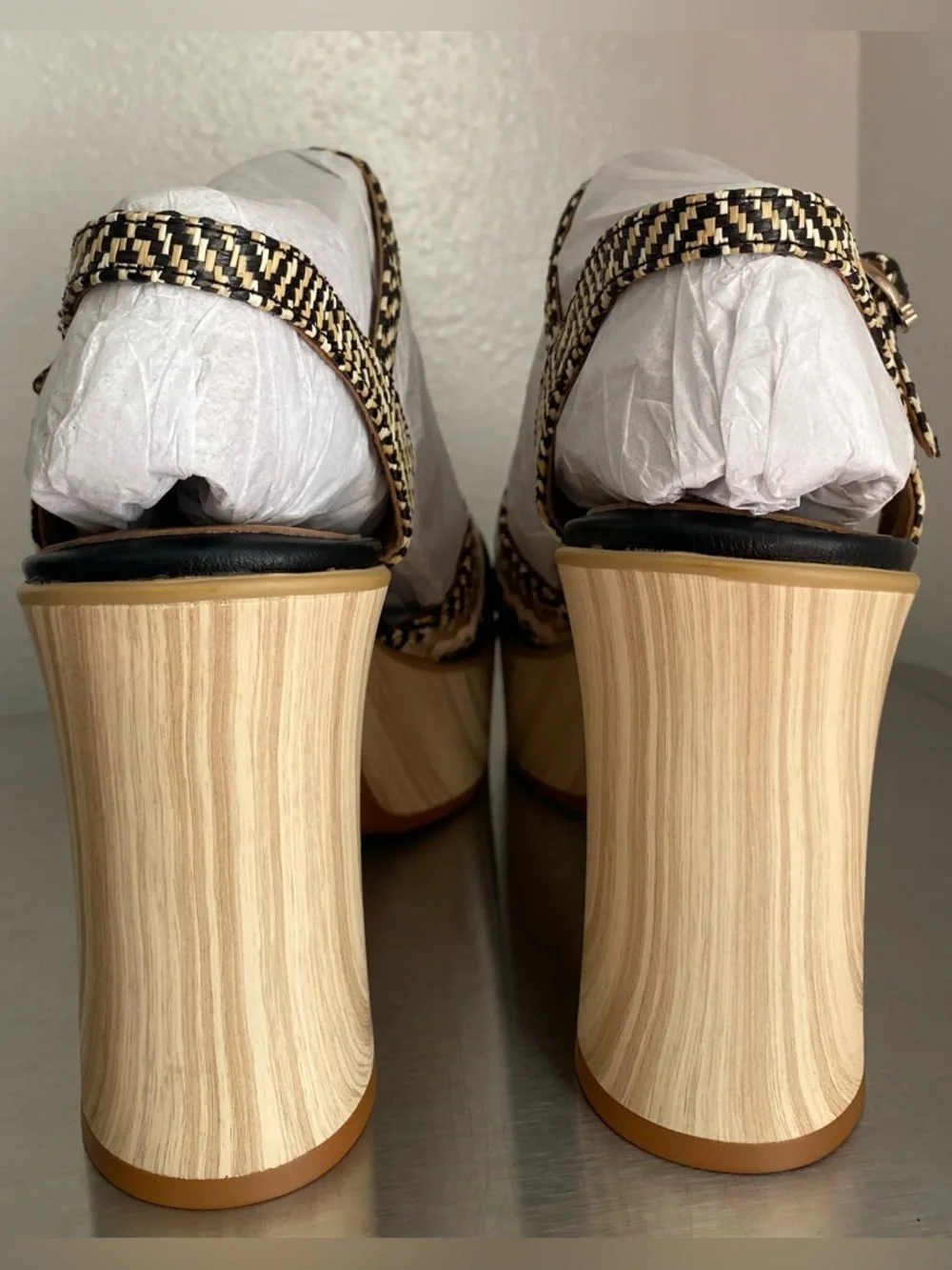 NEW-NATURALIZER WOMENS BLACK AND TAN WOVEN PLATFORM SANDALS